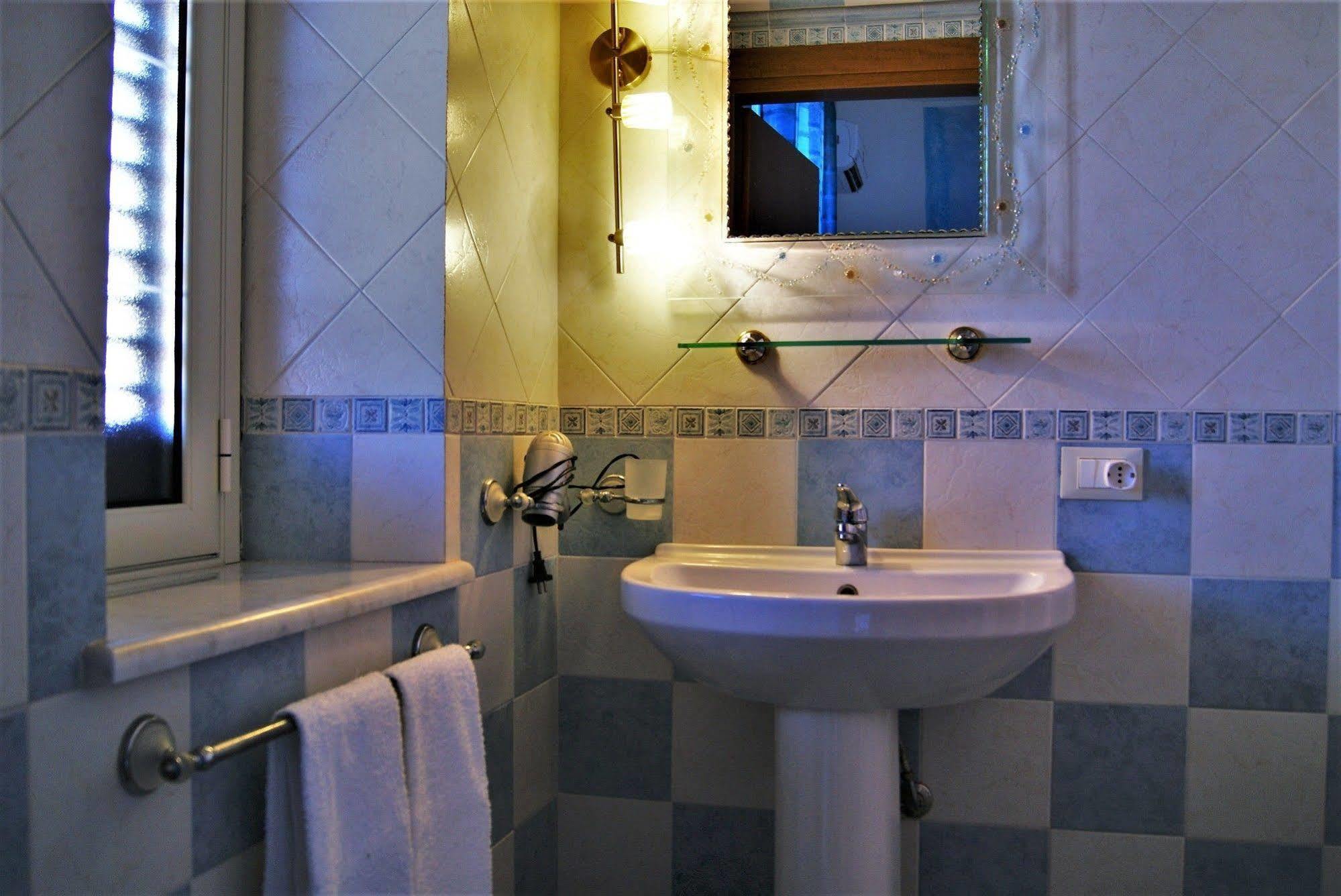 Oleaster - Rooms & Apartments 볼로네타 외부 사진
