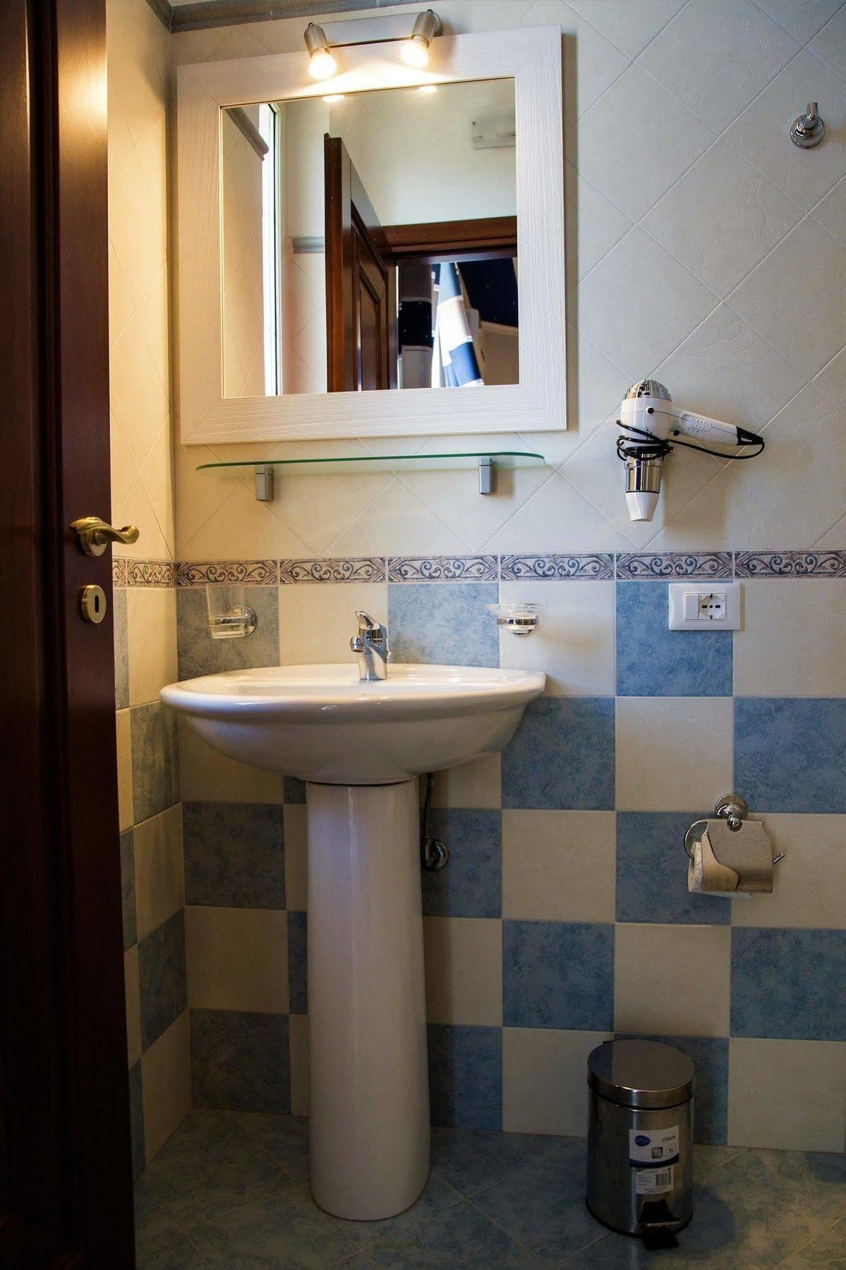 Oleaster - Rooms & Apartments 볼로네타 외부 사진