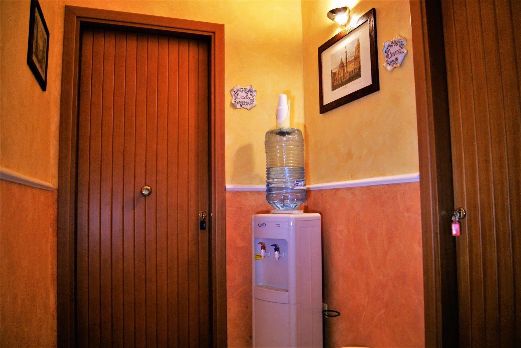 Oleaster - Rooms & Apartments 볼로네타 외부 사진